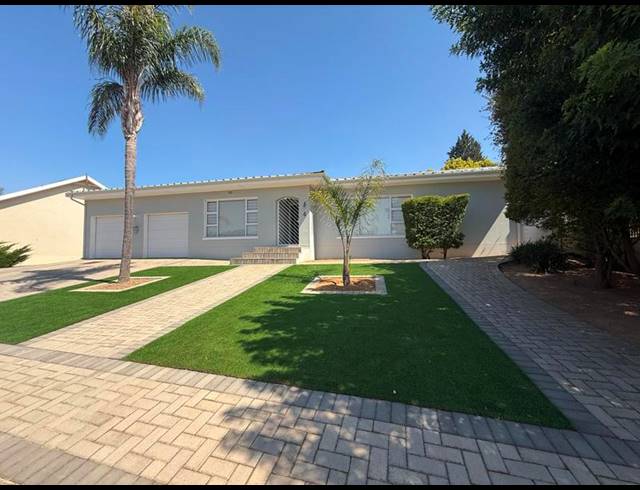 4 BEDROOM HOUSE FOR SALE IN PANORAMA